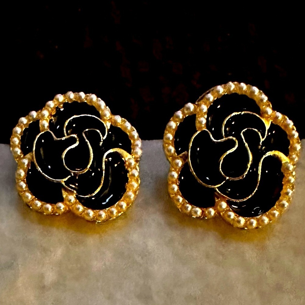 Elegant Black and Gold Floral Earrings